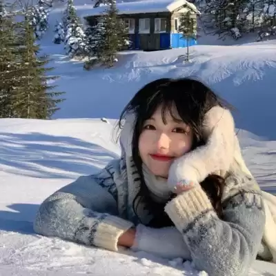 仰映容